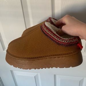 Knockoff UGG Tasman slippers, NEVER WORN, size 7